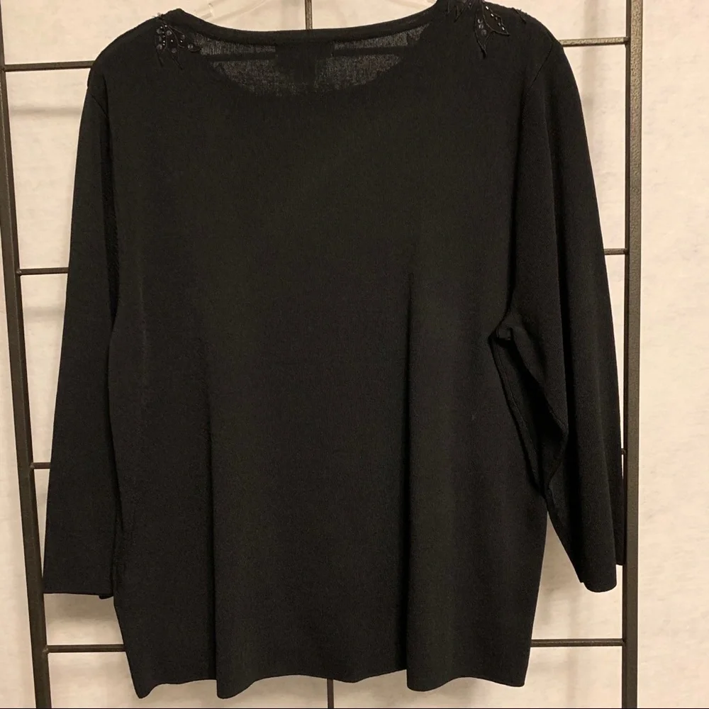 Dress Barn Sequin/Bead Top. NWT‎ Plus Size 18/20